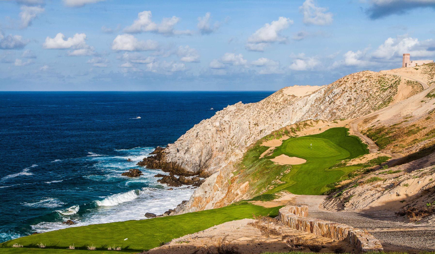 Quivira Golf Club cliffside hole overlooking the Pacific Ocean, Los Cabos